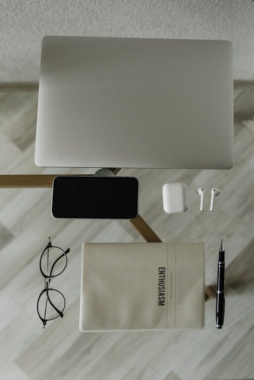 How to Organize Cables and Chargers Neatly: Simple Tips for a Tidy Space